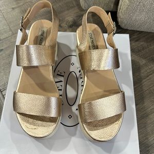 Steve Madden platform sandals